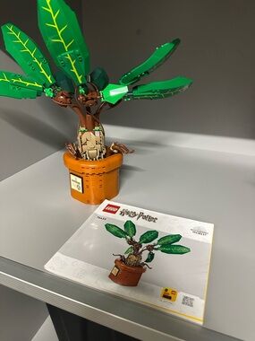 Lego Harry Potter Mandrake 76433 and Lego Harry Potter Sorting Hat 76429